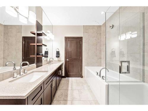 3205-211 13 Avenue Se, Calgary, AB - Indoor Photo Showing Bathroom