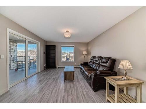 1301-6635 25 Avenue Ne, Calgary, AB - Indoor Photo Showing Living Room