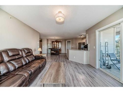 1301-6635 25 Avenue Ne, Calgary, AB - Indoor Photo Showing Living Room