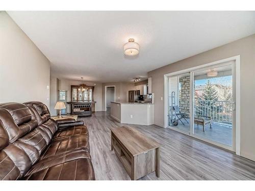 1301-6635 25 Avenue Ne, Calgary, AB - Indoor Photo Showing Living Room