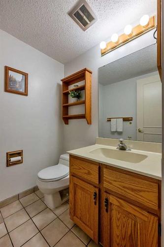 14108 Park Estates Drive Se, Calgary, AB - Indoor Photo Showing Bathroom