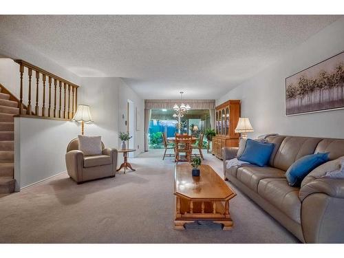 14108 Park Estates Drive Se, Calgary, AB - Indoor Photo Showing Living Room