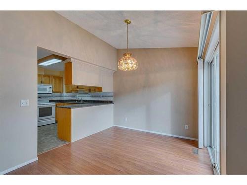 182 Riverview Point Se, Calgary, AB - Indoor Photo Showing Kitchen