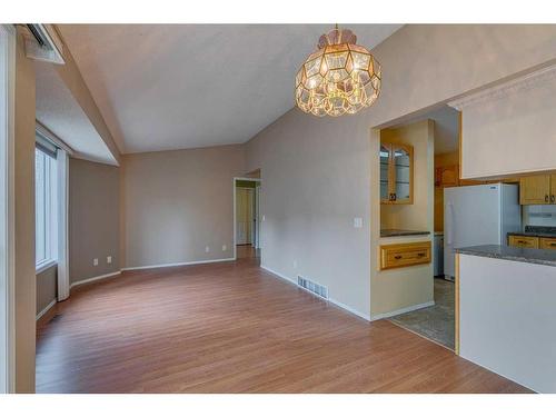 182 Riverview Point Se, Calgary, AB - Indoor Photo Showing Kitchen