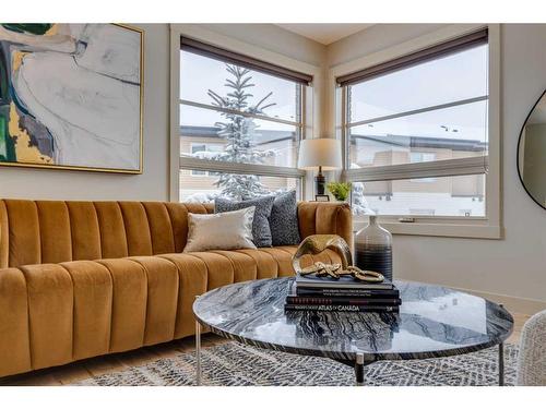 10 Aspen Hills Terrace Sw, Calgary, AB - Indoor Photo Showing Living Room