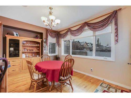 6007 60 Street, Olds, AB - Indoor Photo Showing Dining Room