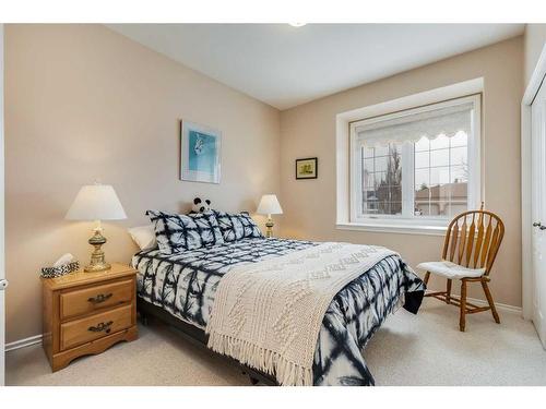 6007 60 Street, Olds, AB - Indoor Photo Showing Bedroom