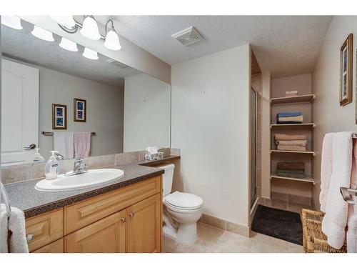 6007 60 Street, Olds, AB - Indoor Photo Showing Bathroom