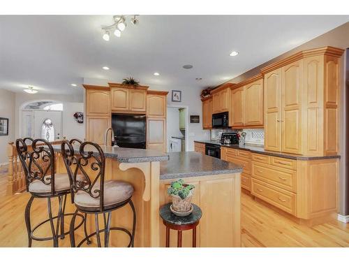 6007 60 Street, Olds, AB - Indoor Photo Showing Kitchen