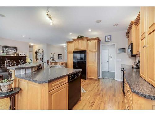 6007 60 Street, Olds, AB - Indoor Photo Showing Kitchen