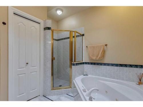 48 Prominence Point Sw, Calgary, AB - Indoor Photo Showing Bathroom