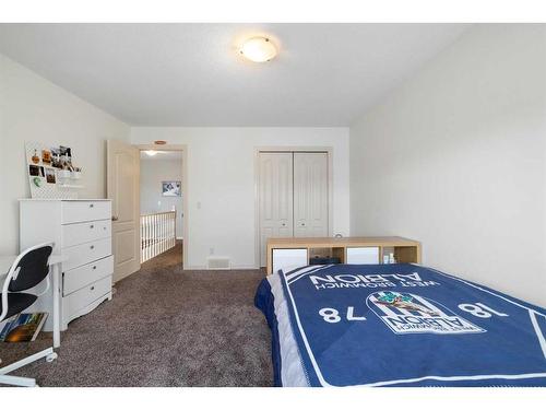 198 Royal Birkdale Crescent Nw, Calgary, AB - Indoor Photo Showing Bedroom