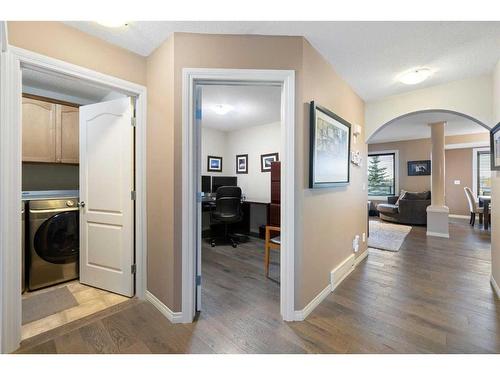 198 Royal Birkdale Crescent Nw, Calgary, AB - Indoor Photo Showing Laundry Room