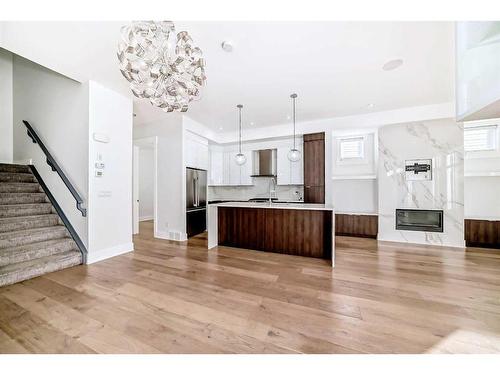 1-942 38 Street Sw, Calgary, AB - Indoor Photo Showing Kitchen