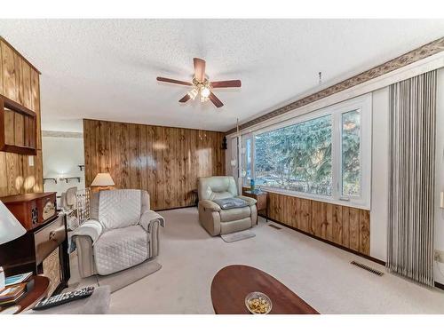 64 Dovercroft Place Se, Calgary, AB - Indoor Photo Showing Living Room