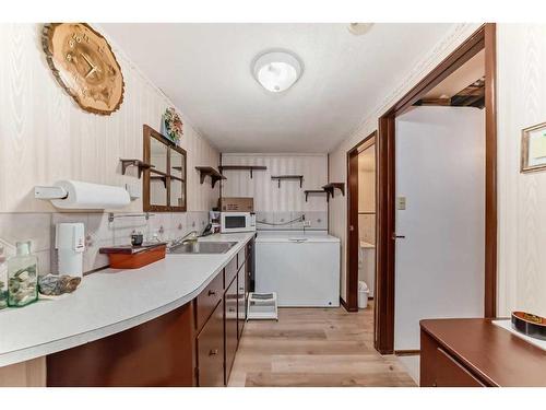 64 Dovercroft Place Se, Calgary, AB - Indoor Photo Showing Kitchen