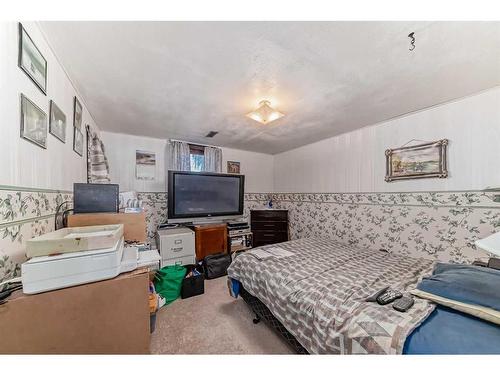 64 Dovercroft Place Se, Calgary, AB - Indoor Photo Showing Other Room