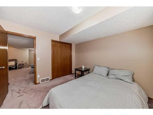 15225 Prestwick Boulevard Se, Calgary, AB - Indoor Photo Showing Bedroom