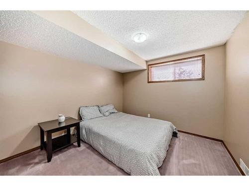 15225 Prestwick Boulevard Se, Calgary, AB - Indoor Photo Showing Bedroom