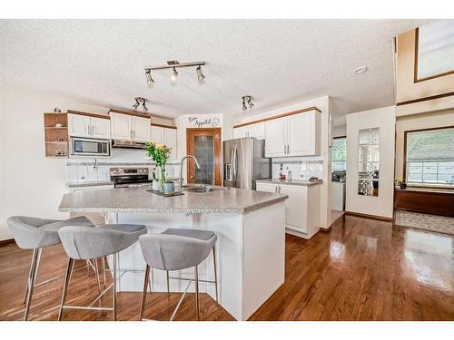 15225 Prestwick Boulevard Se, Calgary, AB - Indoor Photo Showing Kitchen With Upgraded Kitchen