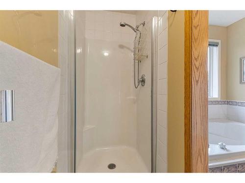 266 Rocky Ridge Bay Nw, Calgary, AB - Indoor Photo Showing Bathroom