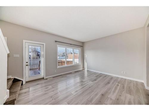 298 Kingfisher Crescent Se, Airdrie, AB - Indoor Photo Showing Other Room