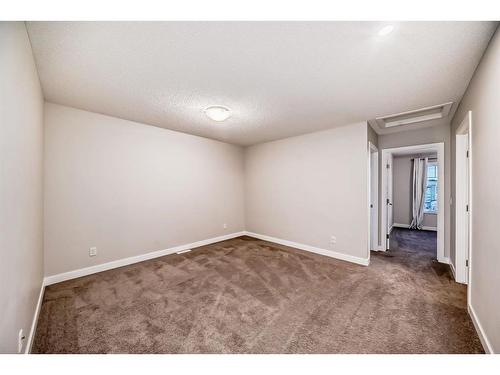 298 Kingfisher Crescent Se, Airdrie, AB - Indoor Photo Showing Other Room