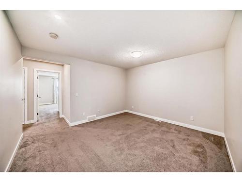 298 Kingfisher Crescent Se, Airdrie, AB - Indoor Photo Showing Other Room