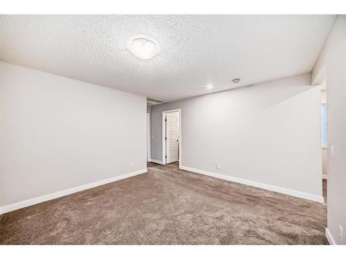 298 Kingfisher Crescent Se, Airdrie, AB - Indoor Photo Showing Other Room