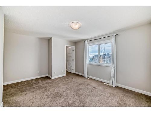 298 Kingfisher Crescent Se, Airdrie, AB - Indoor Photo Showing Other Room