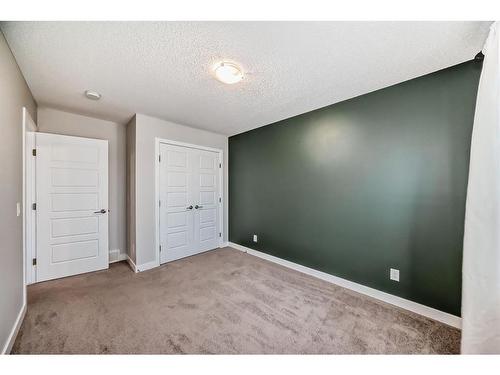 298 Kingfisher Crescent Se, Airdrie, AB - Indoor Photo Showing Other Room