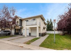 6589 Pinecliff Grove NE Calgary, AB T1Y 7K8