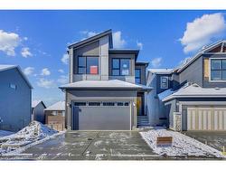 273 LUCAS Place  Calgary, AB T3P 2E4