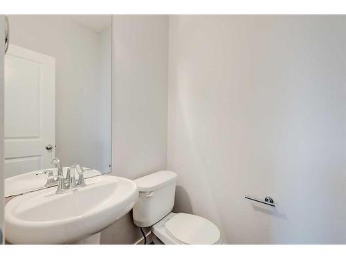 118 Panora Court Nw, Calgary, AB - Indoor Photo Showing Bathroom