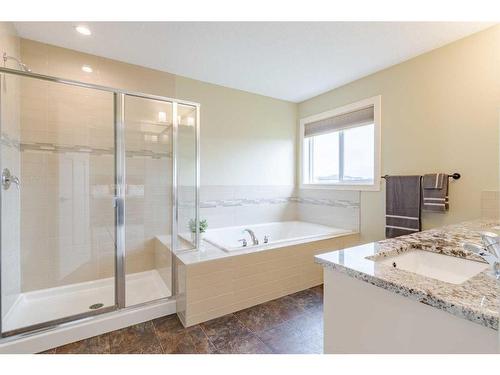 1352 Scarlett Ranch Boulevard, Carstairs, AB - Indoor Photo Showing Bathroom