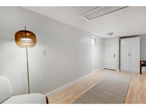 1514 22 Avenue Nw, Calgary, AB - Indoor