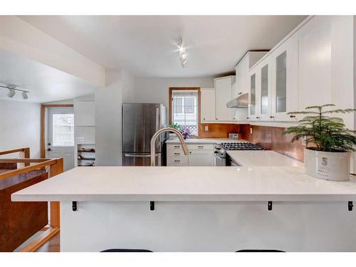 1514 22 Avenue Nw, Calgary, AB - Indoor Photo Showing Kitchen