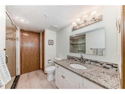 111-7239 Sierra Morena Boulevard Sw, Calgary, AB - Indoor Photo Showing Bathroom