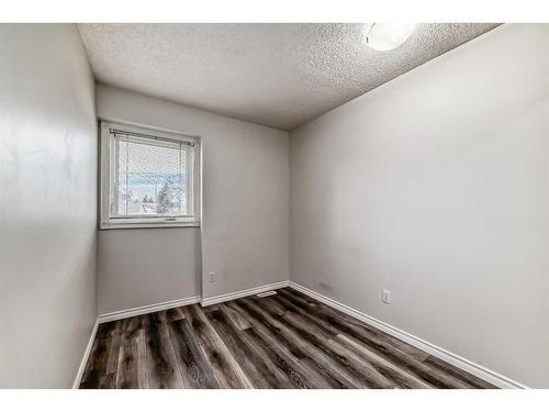 164 Hunterhorn Drive Ne, Calgary, AB - Indoor Photo Showing Other Room