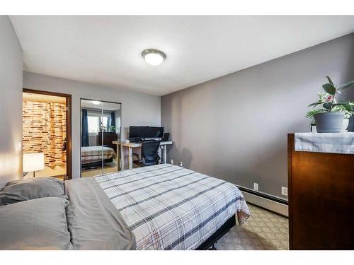 5310-27 Grier Place Ne, Calgary, AB - Indoor Photo Showing Bedroom