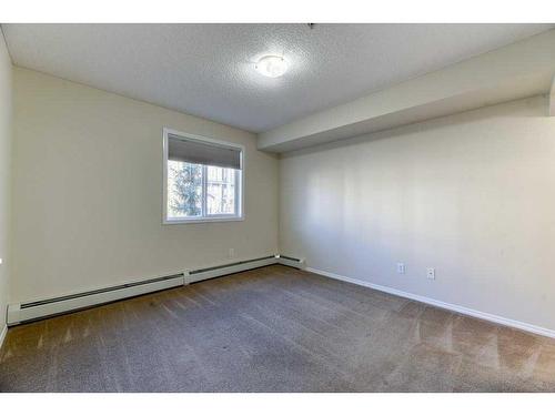 4204-115 Prestwick Villas Se, Calgary, AB - Indoor Photo Showing Other Room