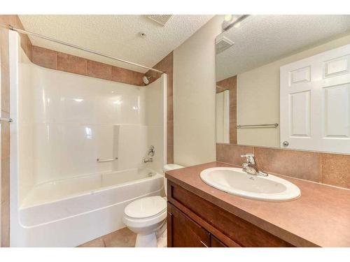 4204-115 Prestwick Villas Se, Calgary, AB - Indoor Photo Showing Bathroom