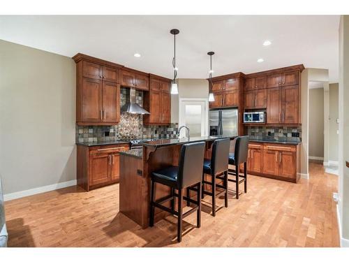 236 23 Avenue Nw, Calgary, AB - Indoor Photo Showing Kitchen With Upgraded Kitchen