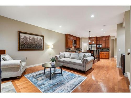 236 23 Avenue Nw, Calgary, AB - Indoor Photo Showing Living Room