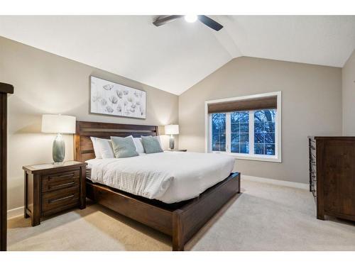 236 23 Avenue Nw, Calgary, AB - Indoor Photo Showing Bedroom