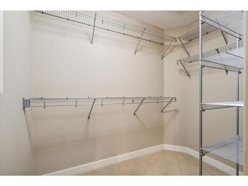 236 23 Avenue Nw, Calgary, AB - Indoor With Storage