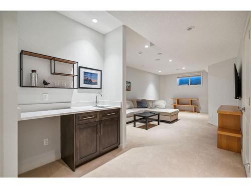 236 23 Avenue Nw, Calgary, AB - Indoor