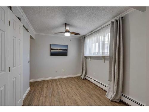 10-930 Royal Avenue Sw, Calgary, AB - Indoor Photo Showing Other Room