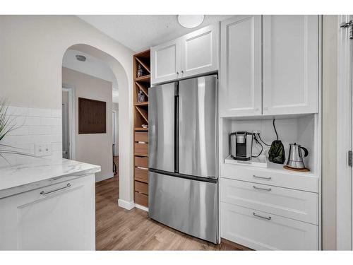 132 Springmere Grove, Chestermere, AB - Indoor Photo Showing Kitchen