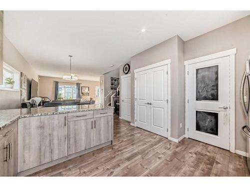 60 Reunion Loop Nw, Airdrie, AB - Indoor Photo Showing Kitchen